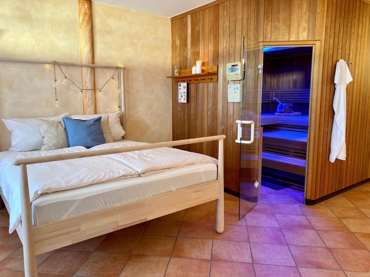 Private Spa Mit Sauna Und Whirlpool Schrozberg Экстерьер фото