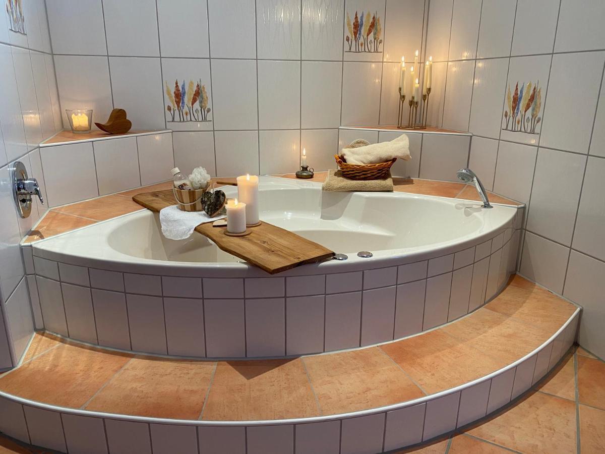 Private Spa Mit Sauna Und Whirlpool Schrozberg Экстерьер фото